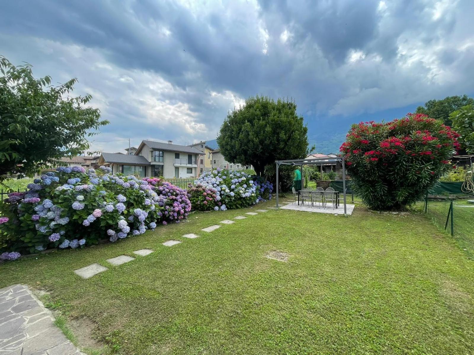 Como Lake Holiday Home Colico Exterior photo